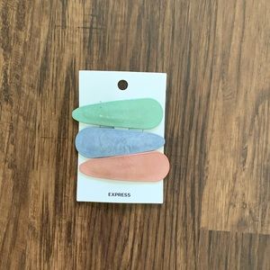 Express hair clips